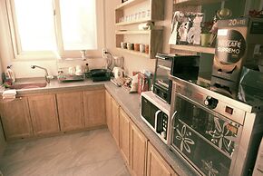 Beluga Guest House - Hostel