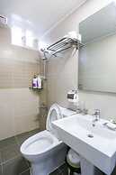 Beluga Guest House - Hostel