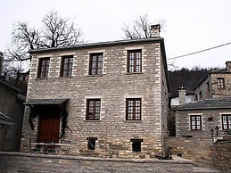 Nikolas Guesthouse