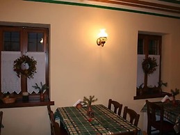 Nikolas Guesthouse