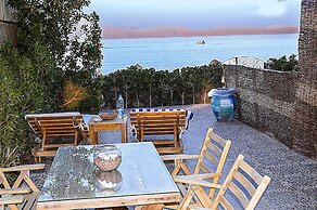 The Cozy Beach House