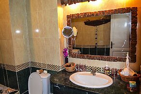 The Cozy Beach House