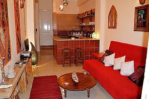 The Cozy Beach House