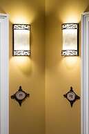 The Mount Vernon Grand Hotel