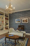 The Mount Vernon Grand Hotel