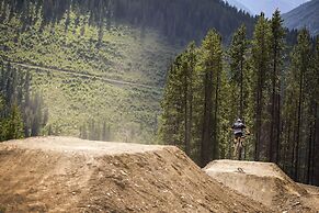 Panorama Mountain Resort - Premium Condos and Townhomes