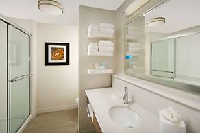 Hampton Inn & Suites Falls Church