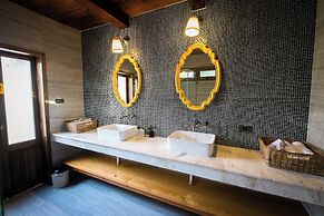 Mela Garden Retreat Cottage