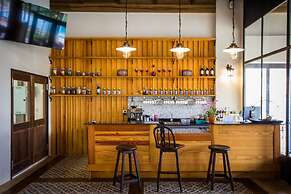 Mela Garden Retreat Cottage