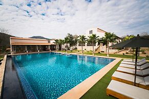 Mela Garden Retreat Cottage