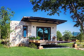 Mela Garden Retreat Cottage