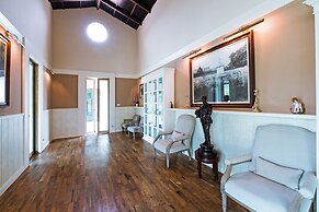 Mela Garden Retreat Cottage