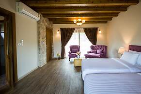 Mela Garden Retreat Cottage