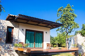 Mela Garden Retreat Cottage