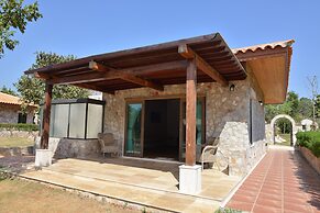 Mela Garden Retreat Cottage