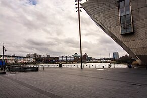 Apartment Wharf – Water Gardens