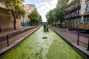 Apartment Wharf – Water Gardens