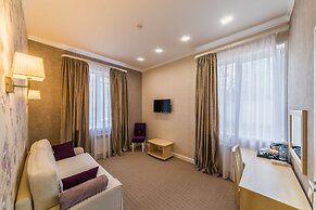 Mira Hotel