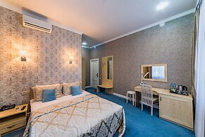 Mira Hotel