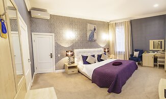 Mira Hotel