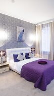 Mira Hotel