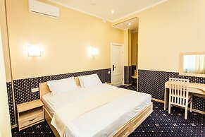 Mira Hotel