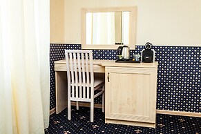 Mira Hotel
