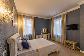 Mira Hotel