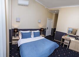 Mira Hotel