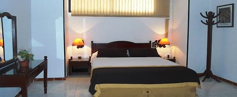 Hotel Ribera Del Rio Av 2N