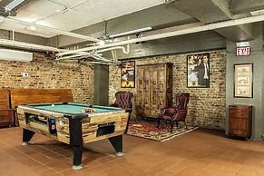Gardner Hotel & Hostel