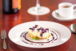 Sheraton Samoa Aggie Grey's Hotel & Bungalows