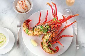 Sheraton Samoa Aggie Grey's Hotel & Bungalows