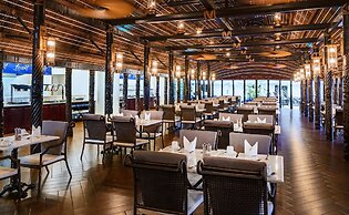 Sheraton Samoa Aggie Grey's Hotel & Bungalows