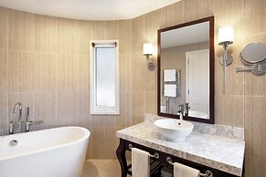 Sheraton Samoa Aggie Grey's Hotel & Bungalows