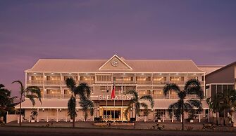 Sheraton Samoa Aggie Grey's Hotel & Bungalows