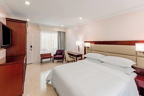 Sheraton Samoa Aggie Grey's Hotel & Bungalows