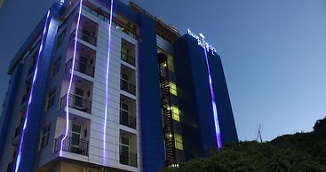 Blue Birds International Hotel