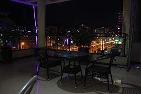 Blue Birds International Hotel