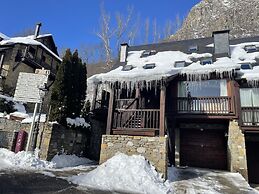 Hostal Escuils