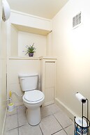 Bright & Spacious One Bedroom Apartment