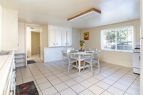 Bright & Spacious One Bedroom Apartment