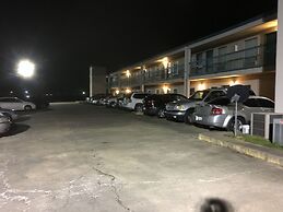 Deluxe Inn & Suites