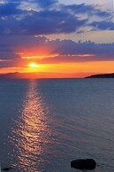 Acacia Lake View Motel