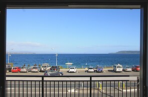 Acacia Lake View Motel