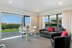 Acacia Lake View Motel