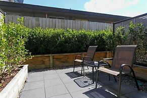 Acacia Lake View Motel