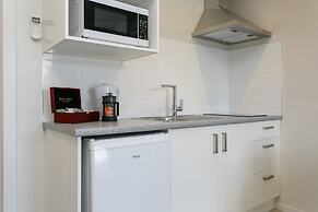 Acacia Lake View Motel