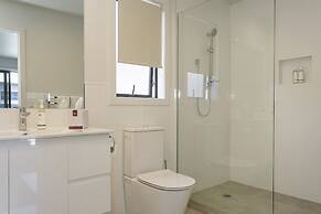 Acacia Lake View Motel