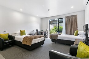 Acacia Lake View Motel